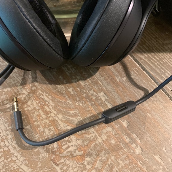 ❌SOLD❌Apple Beats Solo 3 Wireless Headphones Dr - Picture 5 of 8